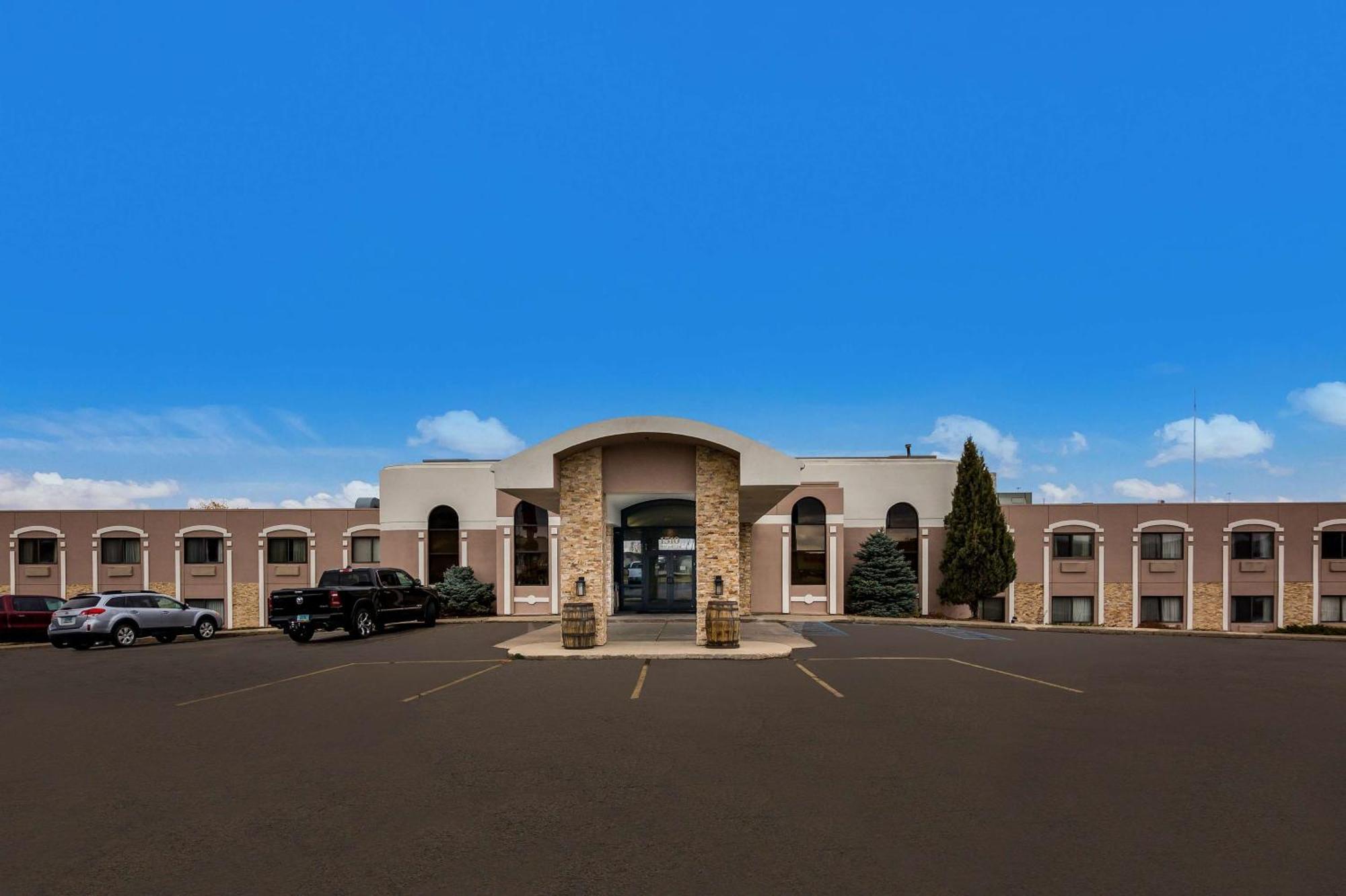 Revel Hotel Minot - Surestay Collection By Best Western 外观 照片