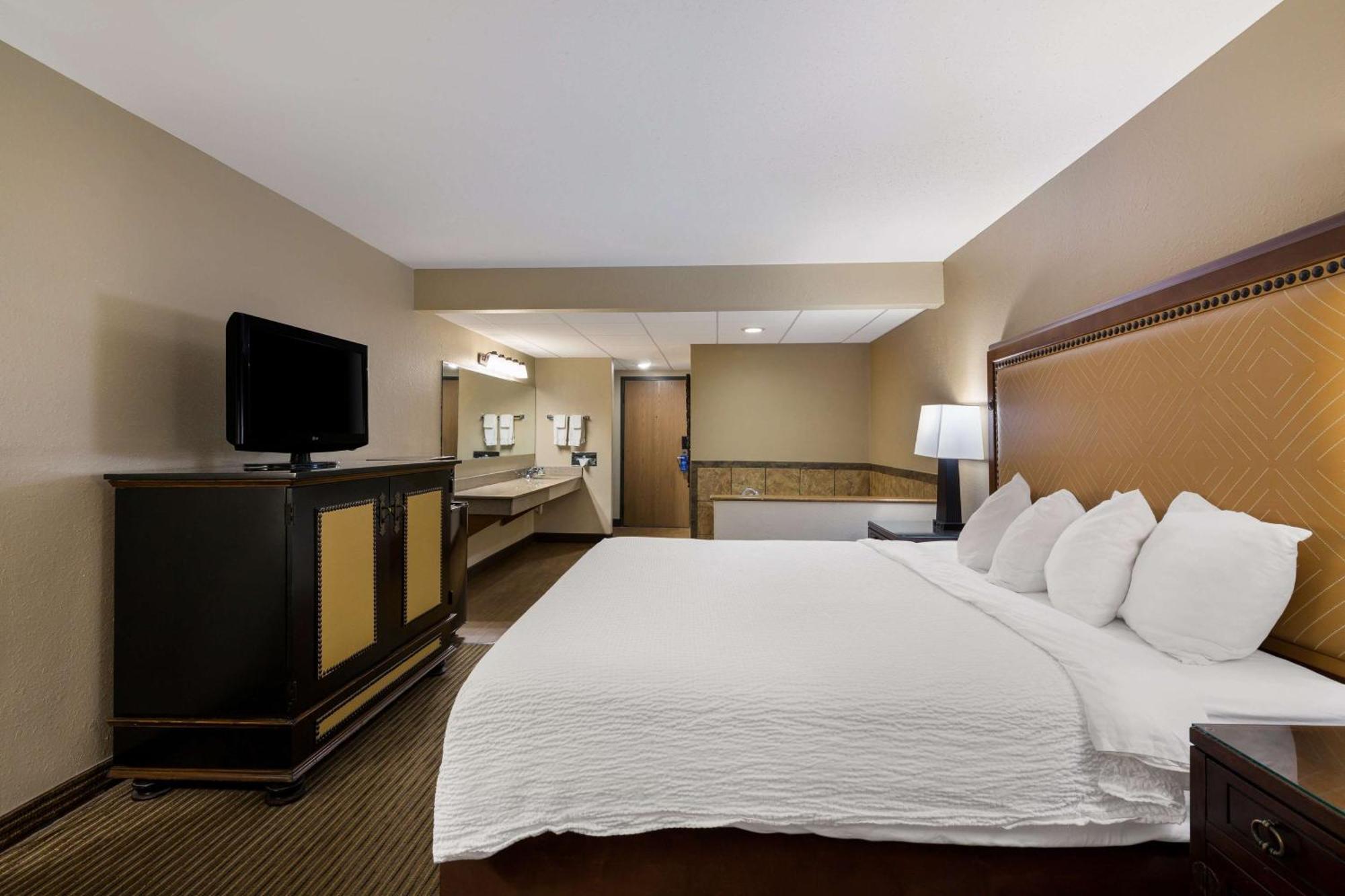 Revel Hotel Minot - Surestay Collection By Best Western 外观 照片