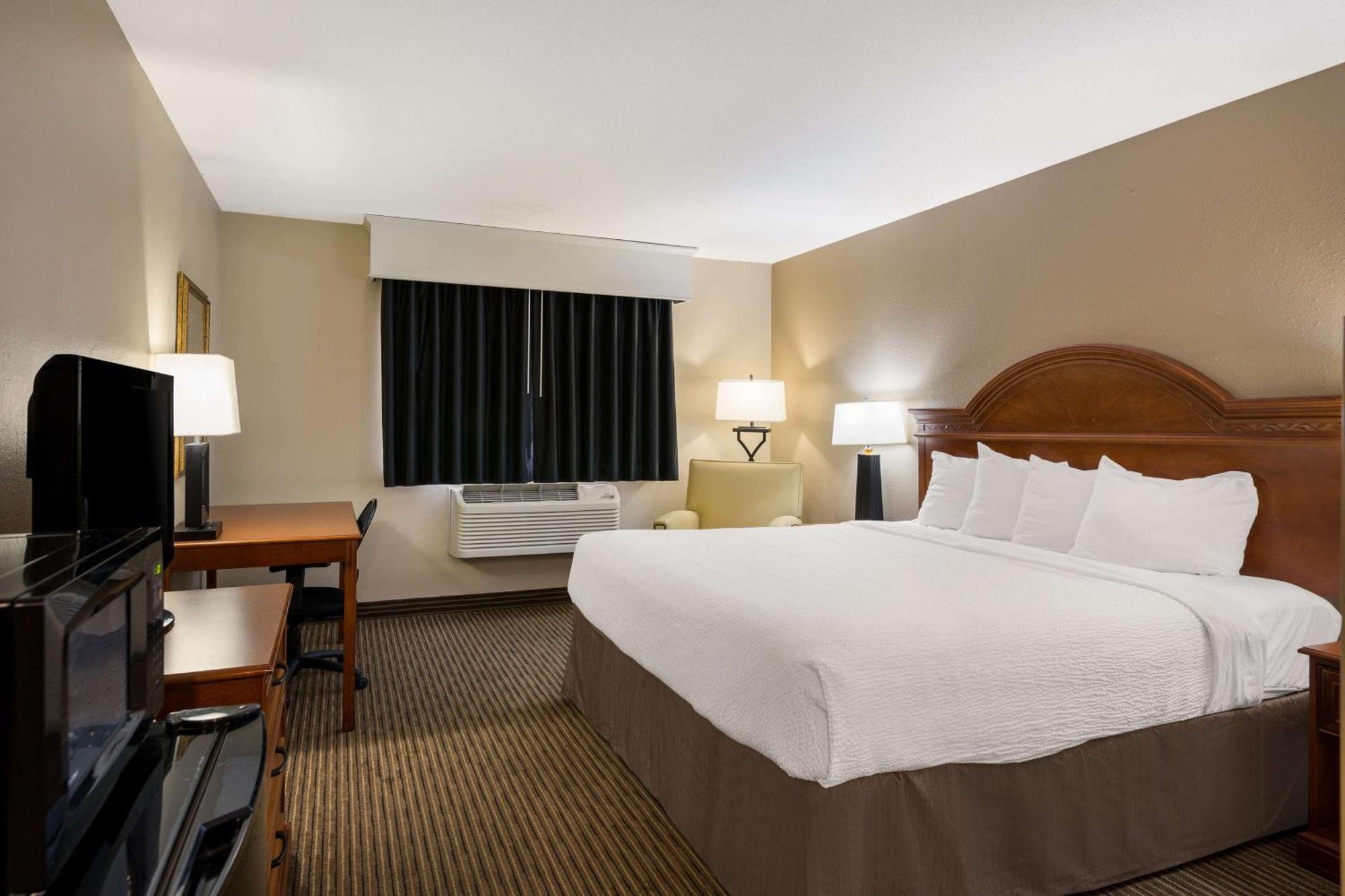 Revel Hotel Minot - Surestay Collection By Best Western 外观 照片