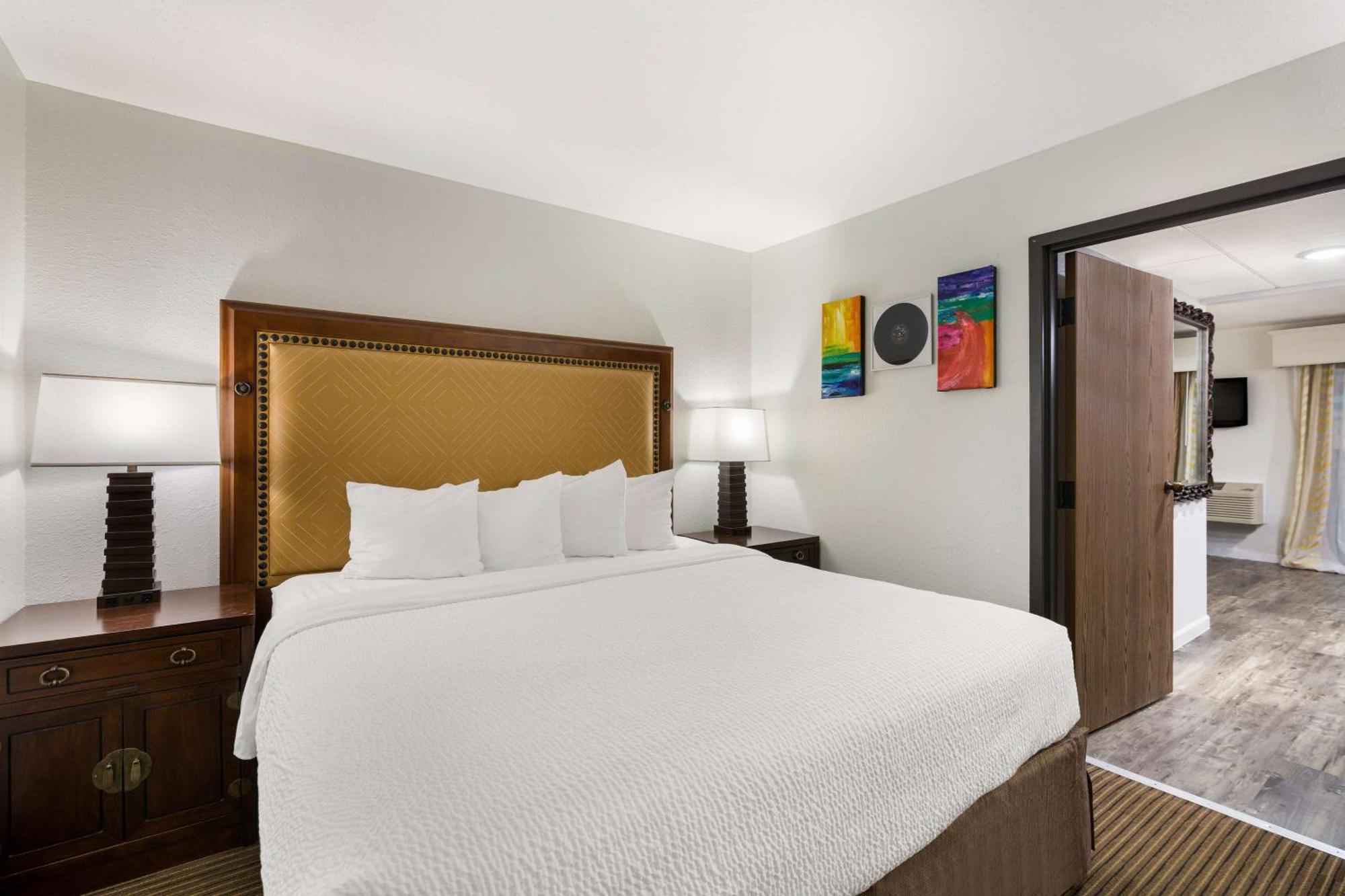 Revel Hotel Minot - Surestay Collection By Best Western 外观 照片