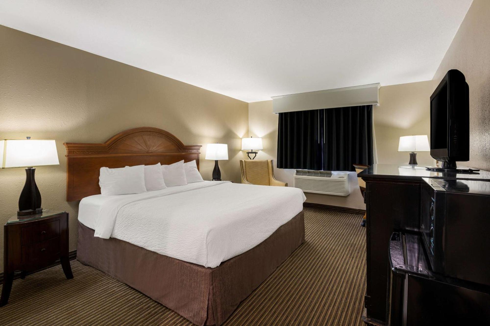 Revel Hotel Minot - Surestay Collection By Best Western 外观 照片