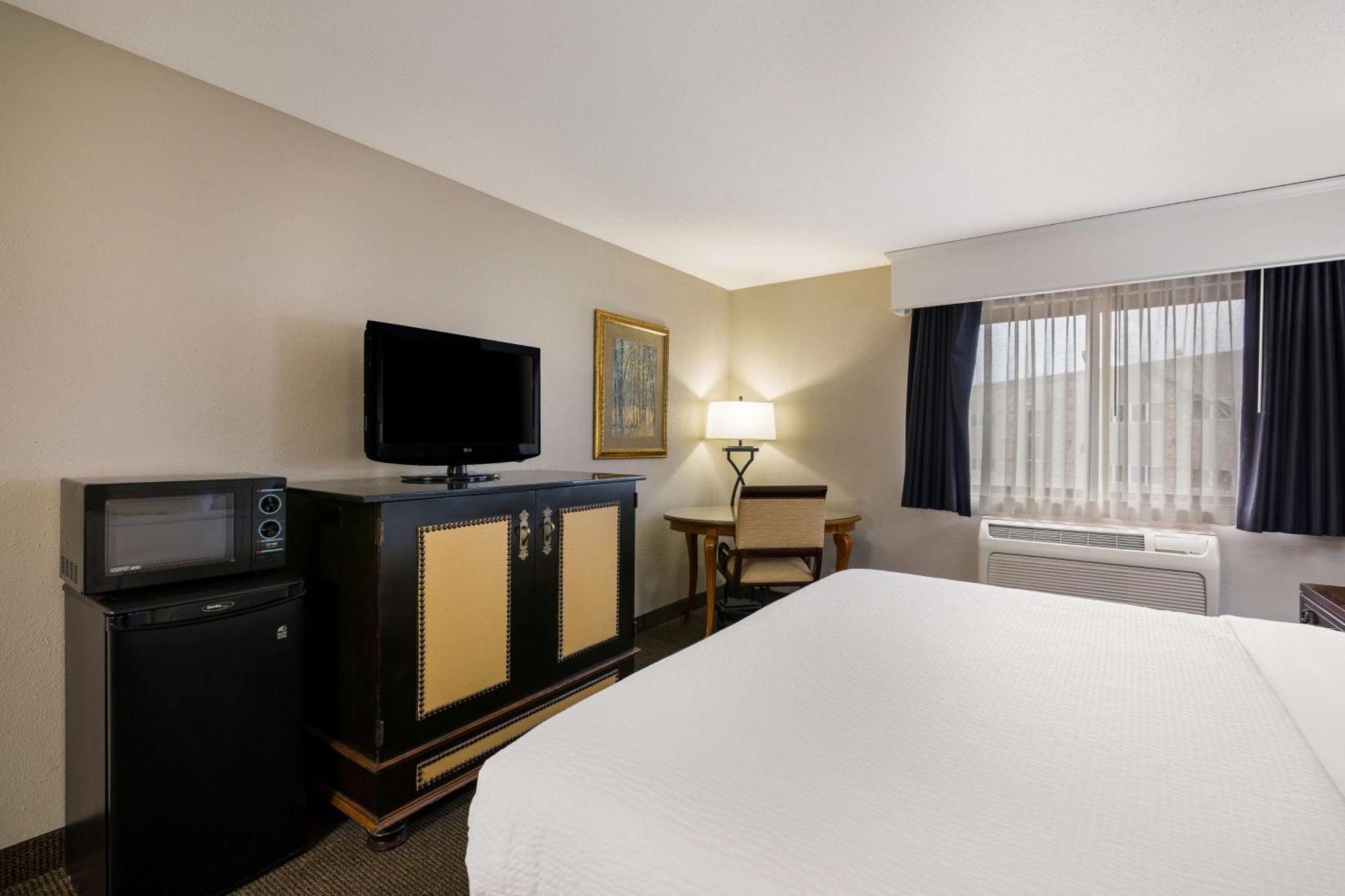 Revel Hotel Minot - Surestay Collection By Best Western 外观 照片