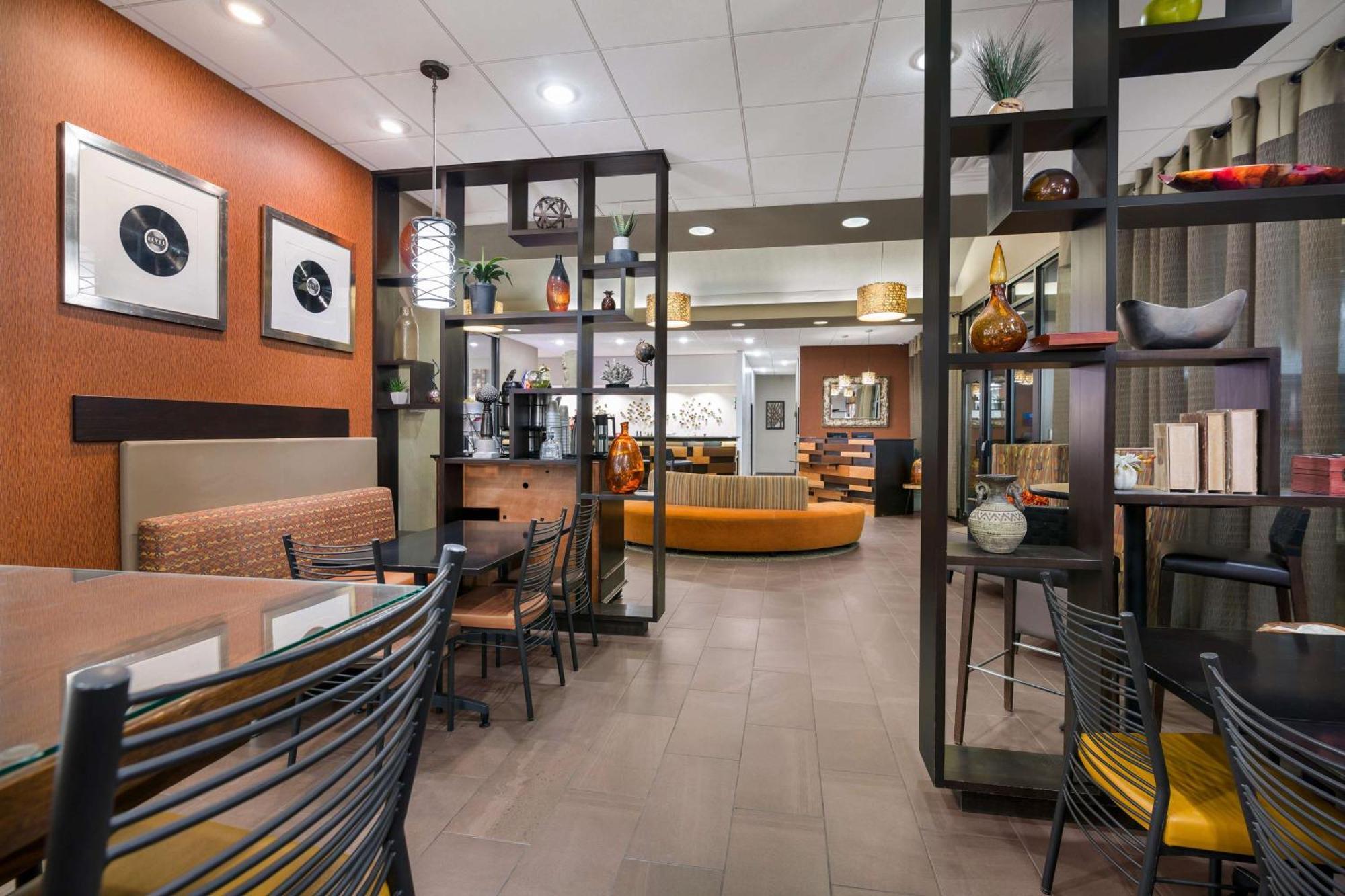 Revel Hotel Minot - Surestay Collection By Best Western 外观 照片